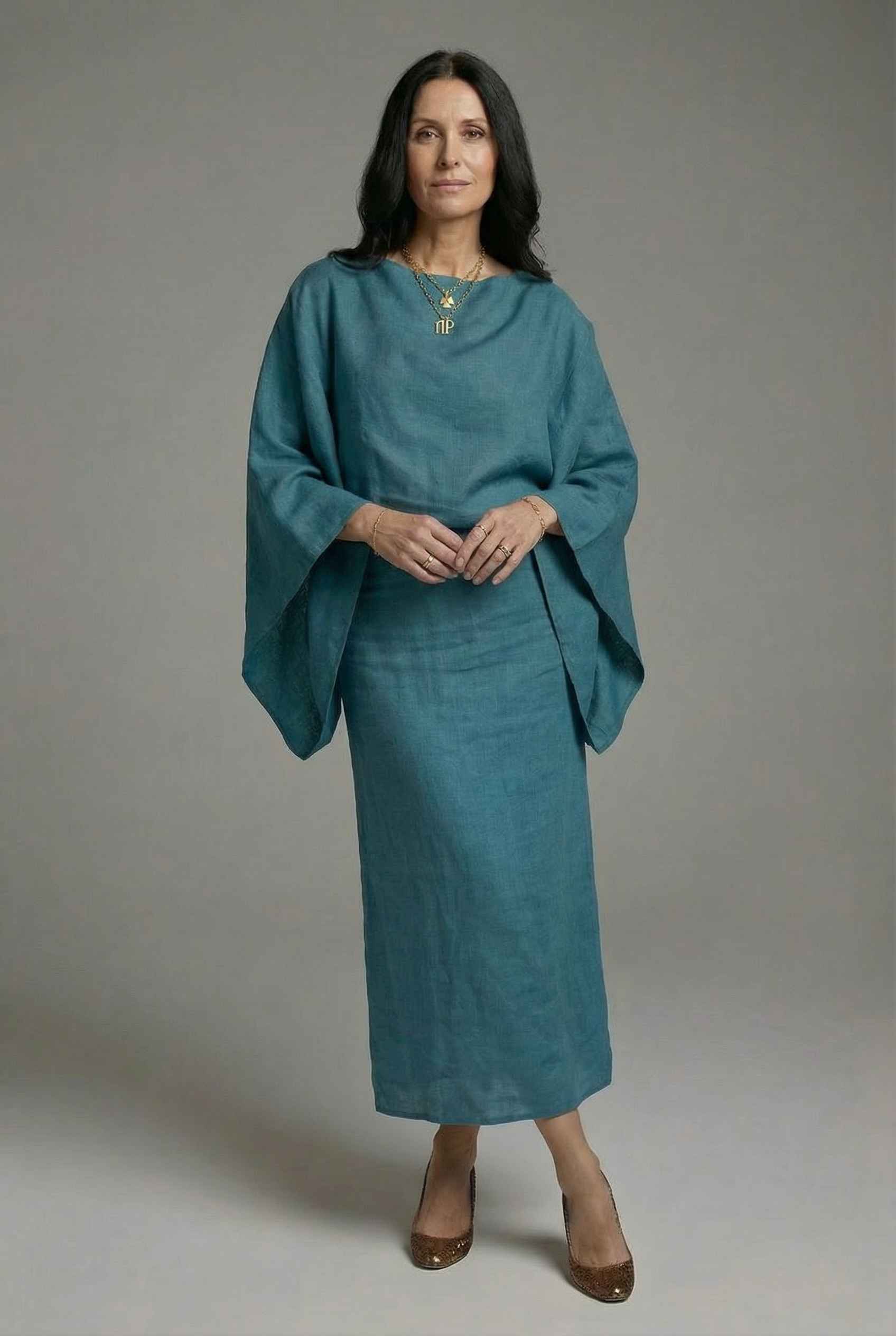 Teal kimono midi dress with tie waist and wide sleeves, round neckline.