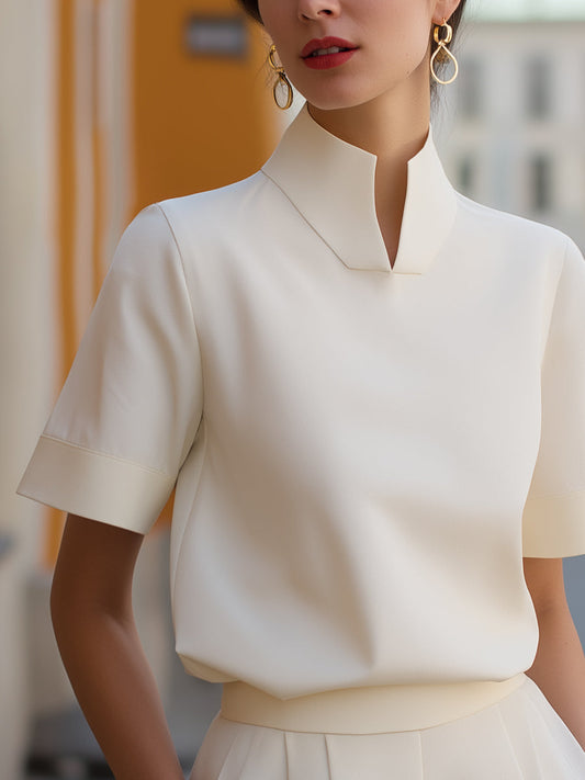 Structured stand collar blouse, short-sleeve with stand collar, white